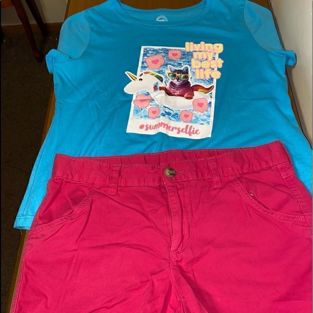 2 piece shorts and tee shirt outfit